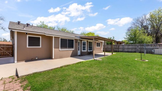 7626 Meadow Lawn, San Antonio, TX 78251