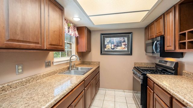 7626 Meadow Lawn, San Antonio, TX 78251