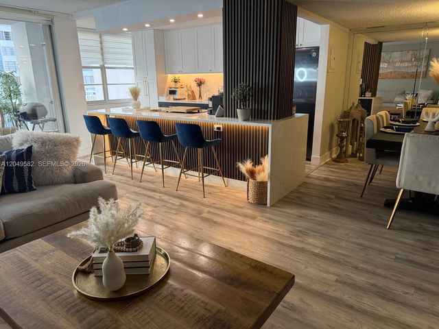 18061 Biscayne Blvd 404, Aventura, FL 33160