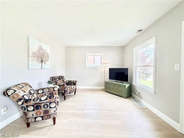 21060 Naumann Avenue, Euclid, OH 44123