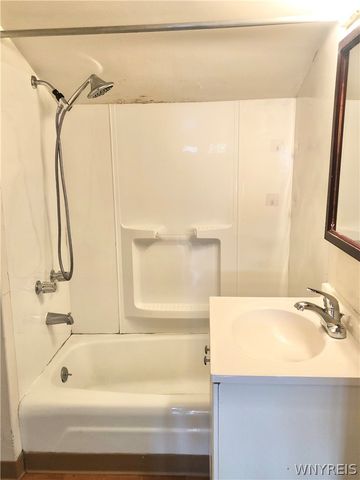 83 Norwood Avenue 3rd Floor, Buffalo, NY 14222