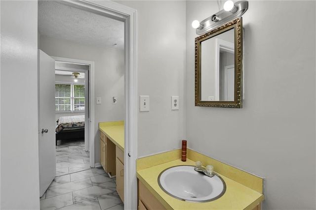 696 N Plantation Court, Lawrenceville, GA 30044