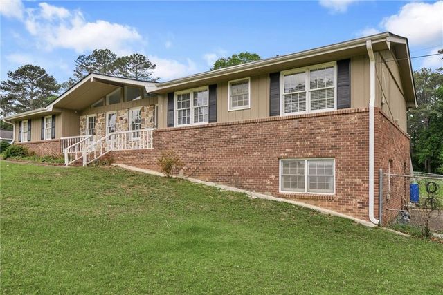 696 N Plantation Court, Lawrenceville, GA 30044