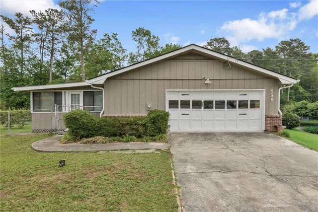 696 N Plantation Court, Lawrenceville, GA 30044