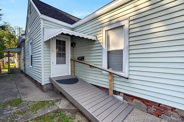 1934 Division Street, New Albany, IN 47150
