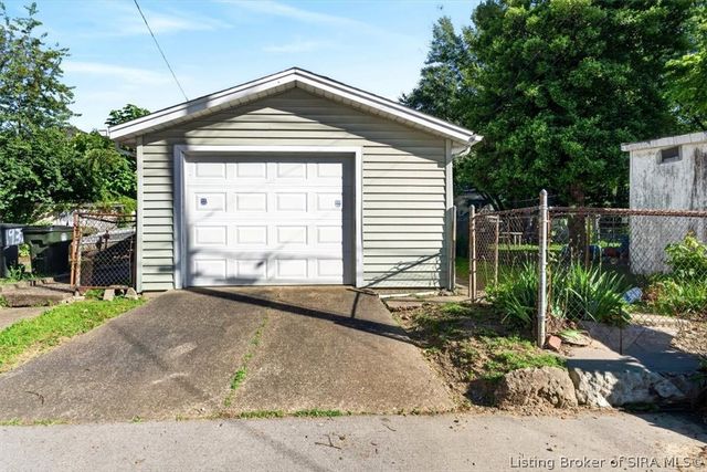 1934 Division Street, New Albany, IN 47150