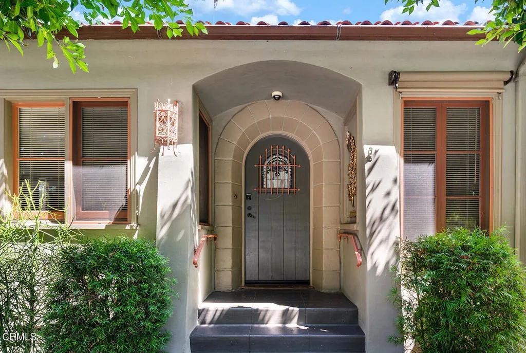 430 La Loma Road, Pasadena, CA 91105