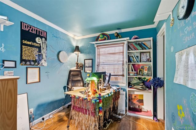 16 Newmarket Road, Syosset, NY 11791