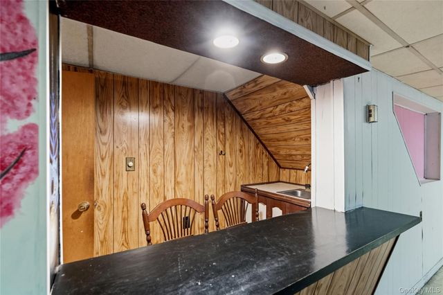 16 Newmarket Road, Syosset, NY 11791