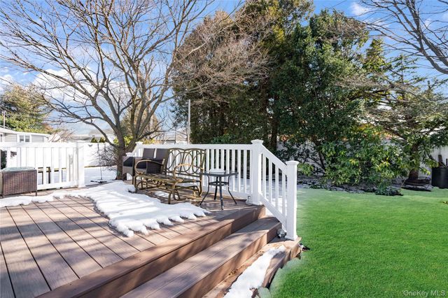 16 Newmarket Road, Syosset, NY 11791