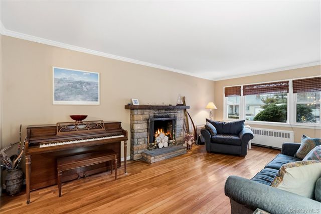 16 Newmarket Road, Syosset, NY 11791