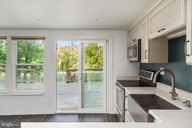 714 DEER MEADOW DR, Strasburg, VA 22657
