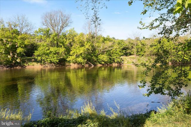 714 DEER MEADOW DR, Strasburg, VA 22657