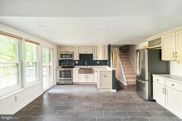 714 DEER MEADOW DR, Strasburg, VA 22657