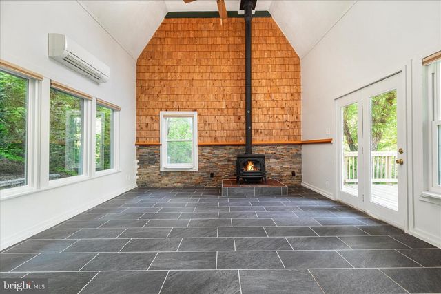 714 DEER MEADOW DR, Strasburg, VA 22657