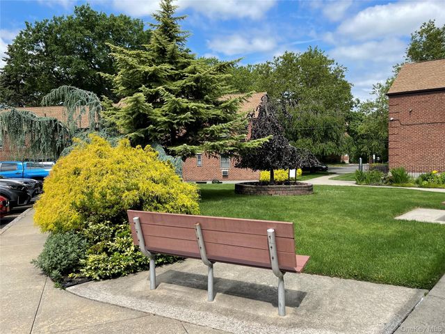 57-41 246TH Crescent Lower, Douglaston, NY 11362