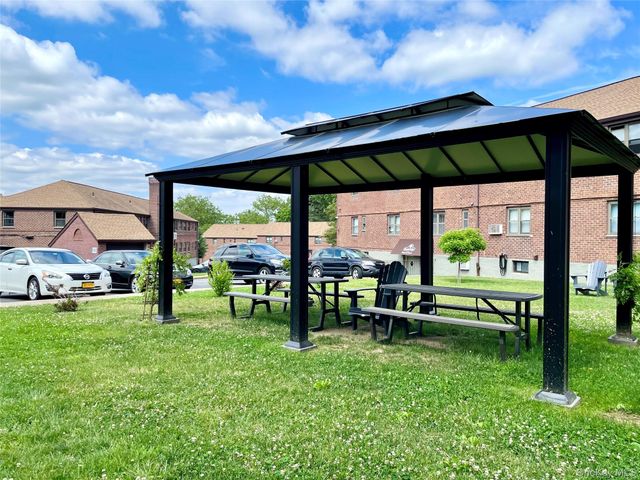 57-41 246TH Crescent Lower, Douglaston, NY 11362