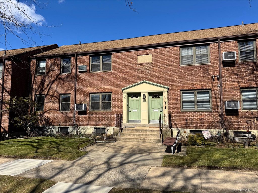 57-41 246TH Crescent Lower, Douglaston, NY 11362