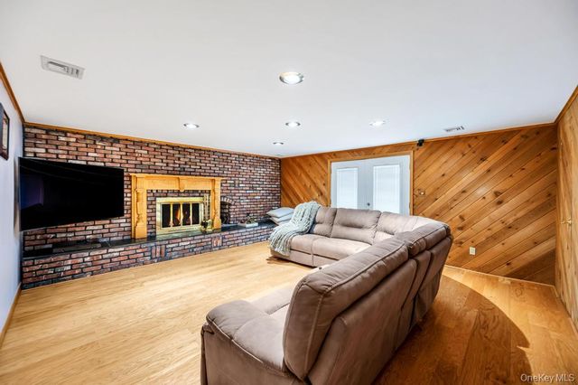 372 Hungry Harbor Road, Valley Stream, NY 11581