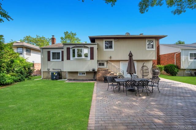372 Hungry Harbor Road, Valley Stream, NY 11581