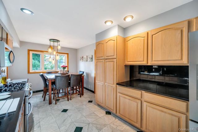 372 Hungry Harbor Road, Valley Stream, NY 11581