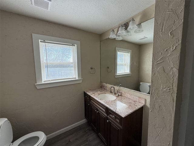 320 N 2nd Street, Jacksboro, TX 76458