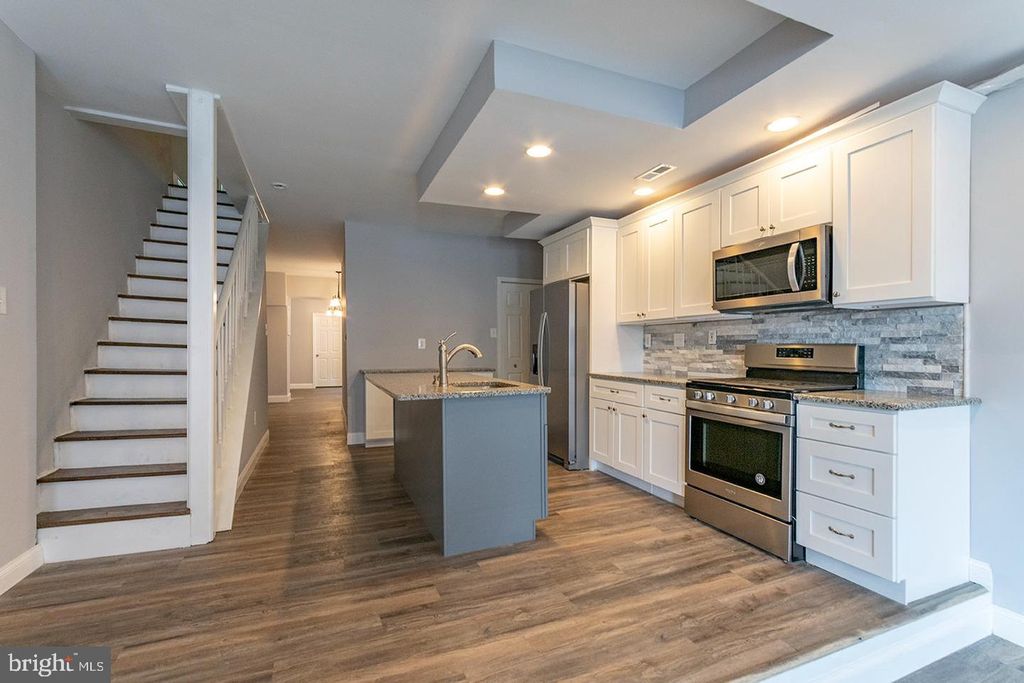 228 HERMITAGE ST, Philadelphia, PA 19127