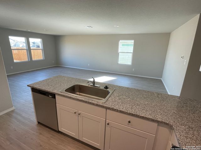 3306 KORNBERG DR, Converse, TX 78109