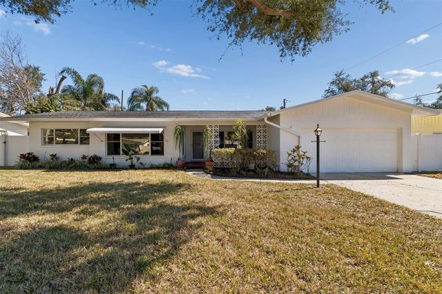 1507 WINDING WAY W, Clearwater, FL 33764