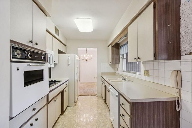 1507 WINDING WAY W, Clearwater, FL 33764