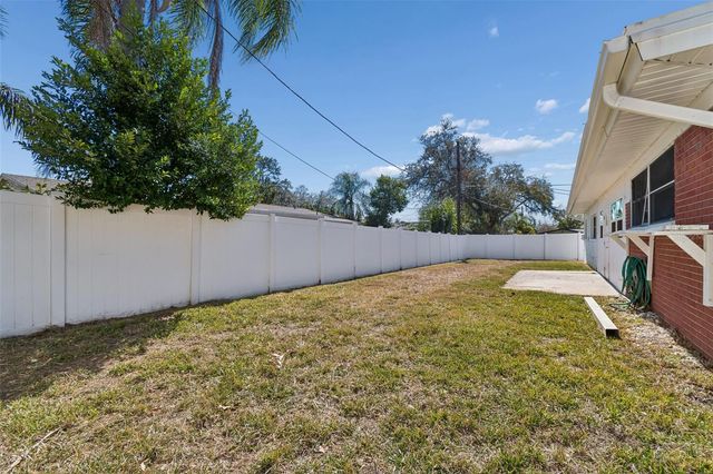 1507 WINDING WAY W, Clearwater, FL 33764