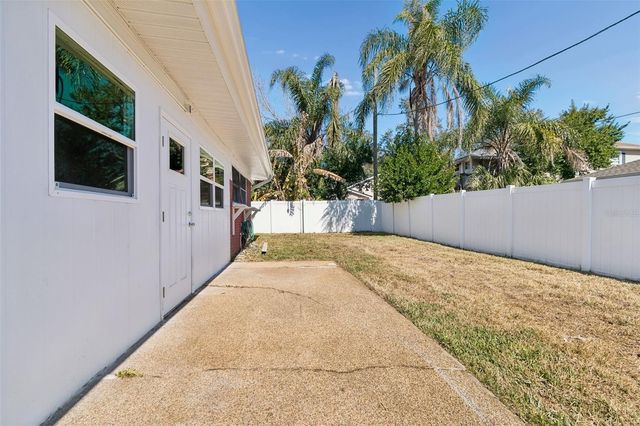 1507 WINDING WAY W, Clearwater, FL 33764