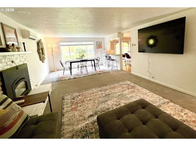 1520 W 28TH Pl, Eugene, OR 97405