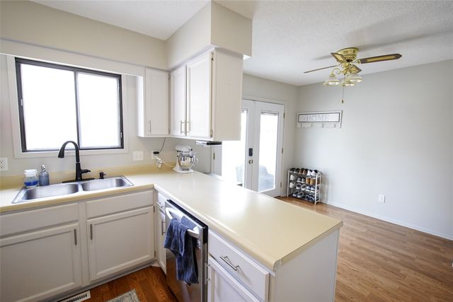253 52nd Street, West Des Moines, IA 50265