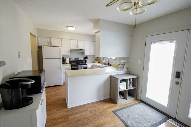 253 52nd Street, West Des Moines, IA 50265