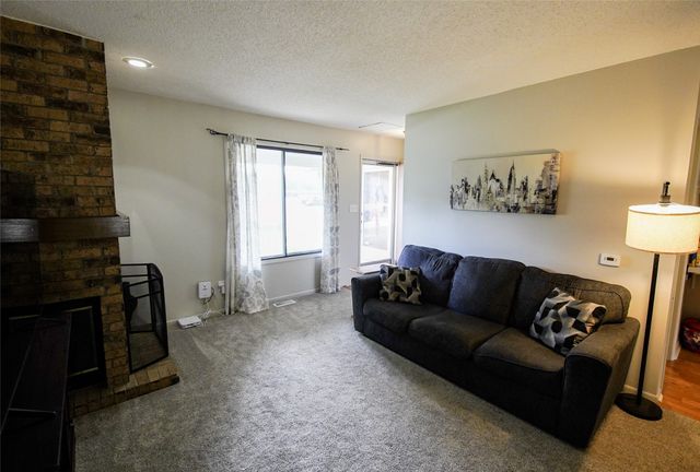 253 52nd Street, West Des Moines, IA 50265
