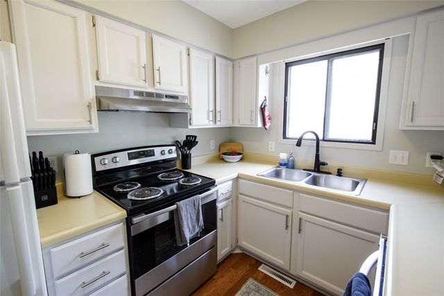 253 52nd Street, West Des Moines, IA 50265