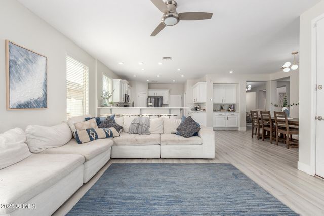 6745 S RACHAEL Way, Gilbert, AZ 85298