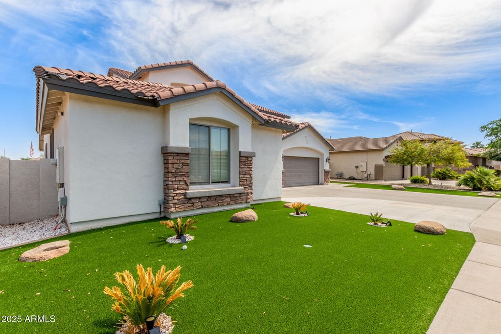 6745 S RACHAEL Way, Gilbert, AZ 85298 — photo 4