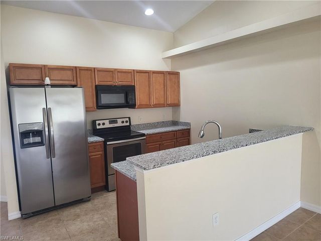 1914 SW 15th PL, Cape Coral, FL 33991