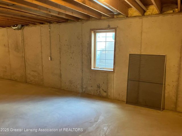 955 Emerald Drive, 35, Charlotte, MI 48813