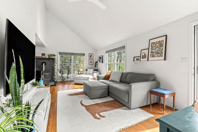 25 Great Hill Drive, Newmarket, NH 03857