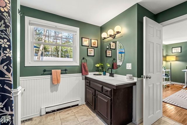 25 Great Hill Drive, Newmarket, NH 03857