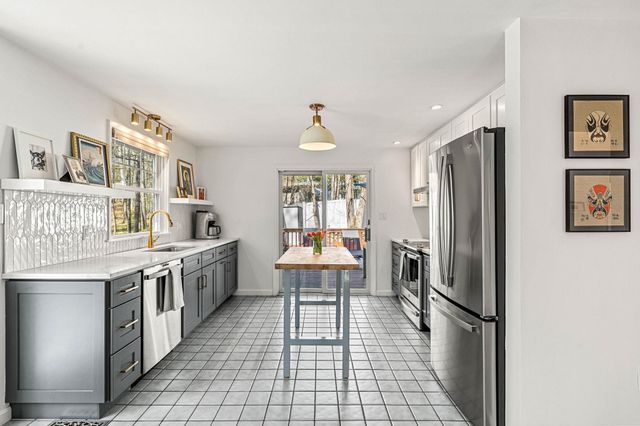 25 Great Hill Drive, Newmarket, NH 03857