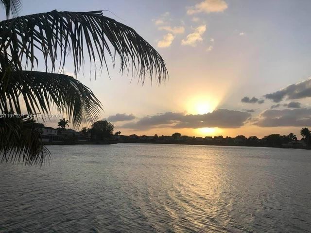 9917 SW 221st Ter, Cutler Bay, FL 33190