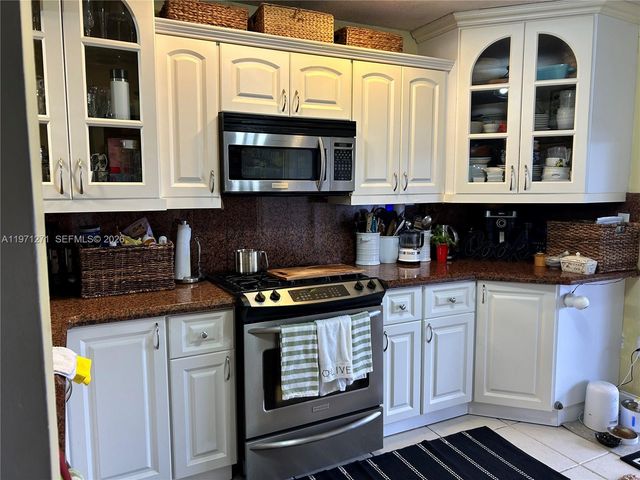 9917 SW 221st Ter, Cutler Bay, FL 33190