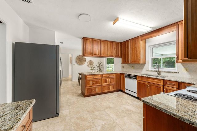 7610 NW 40TH AVENUE, Gainesville, FL 32606