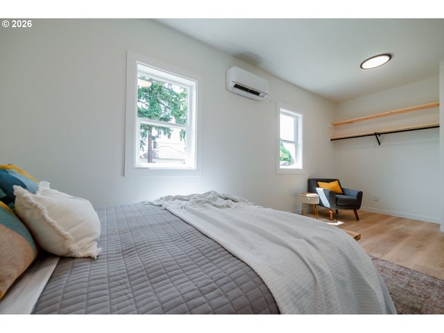 6800 Se DUKE St, Portland, OR 97206
