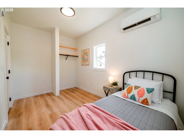 6800 Se DUKE St, Portland, OR 97206