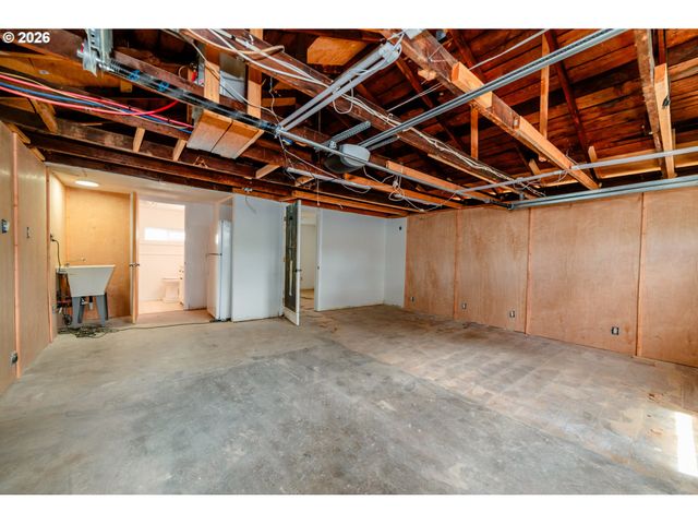 6800 Se DUKE St, Portland, OR 97206